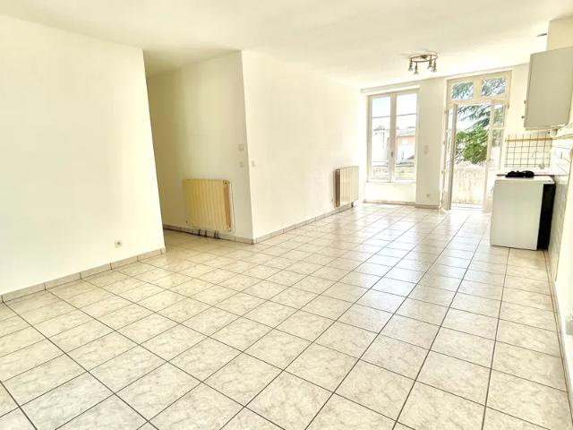 Location Appartement Rue du 19 Mars 1962, Saint Donat sur l'Herbasse