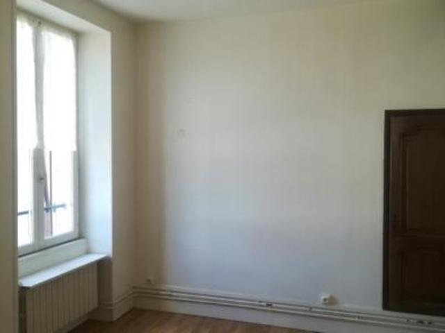 location appartement clamecy 2 pièces 35 m2 nievre 58500 333 € / mois