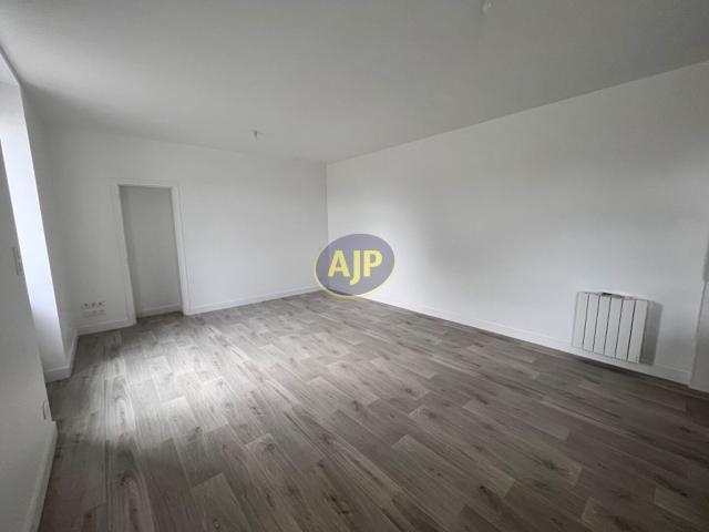 Location appartement Cleguerec: 460 € AJP Immobilier Pontivy