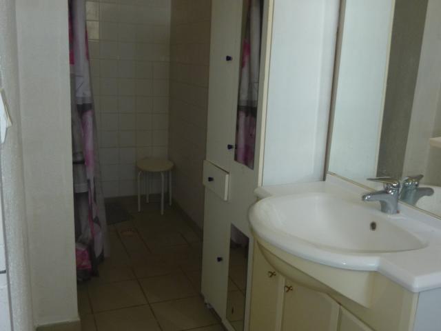 Location Appartement D 10, Lathus Saint Rémy