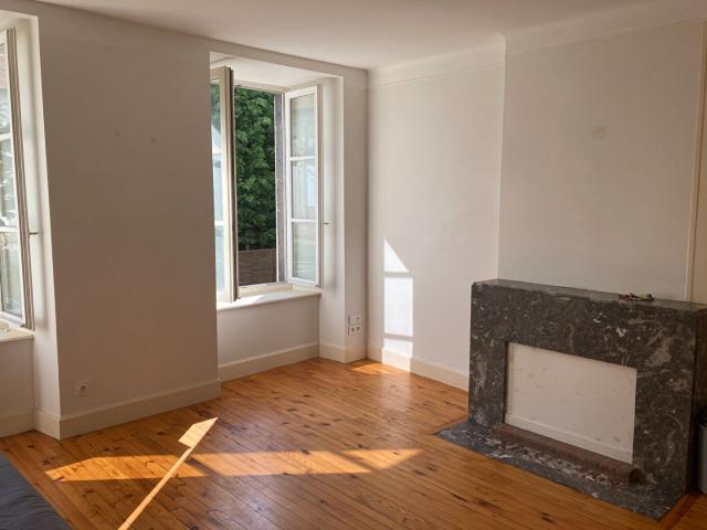 Location Appartement D 250, Saint Georges