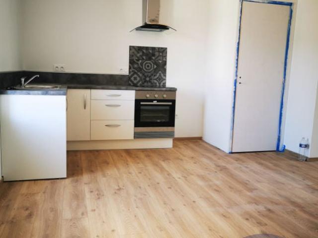 Location Appartement D 64, Saint Amand Longpré