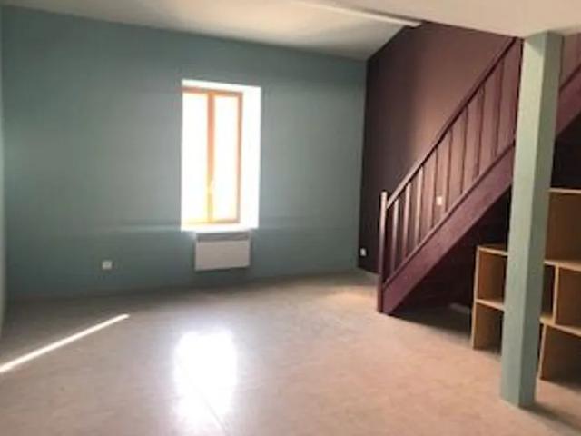 Location Appartement D 884, Farges