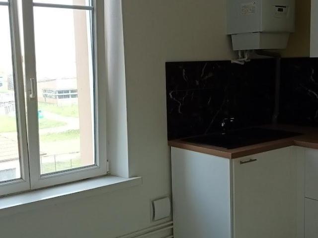 LOCATION: appartement de 2 pièces 50 m² à Charleville Mézières