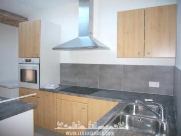 louer Appartement à Alpes - Cuisine équipée