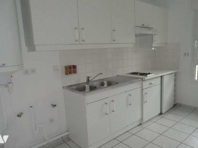 Location appartement de type F2 avec place de parking