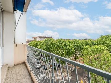 Location Appartement de caractère en plein coeur de Villefranche à VILLEFRANCHE SUR SAONE 73.5 m2 Espaces Atypiques Villefranche – Beaujolais