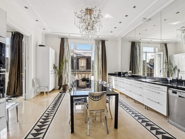 Location Appartement de luxe Paris 16 6 Pièces 200 m²