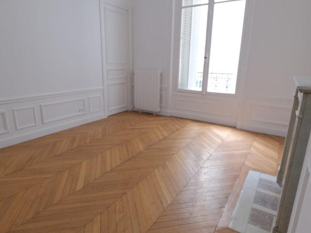 Location Appartement Rue Germaine de Staël, Paris