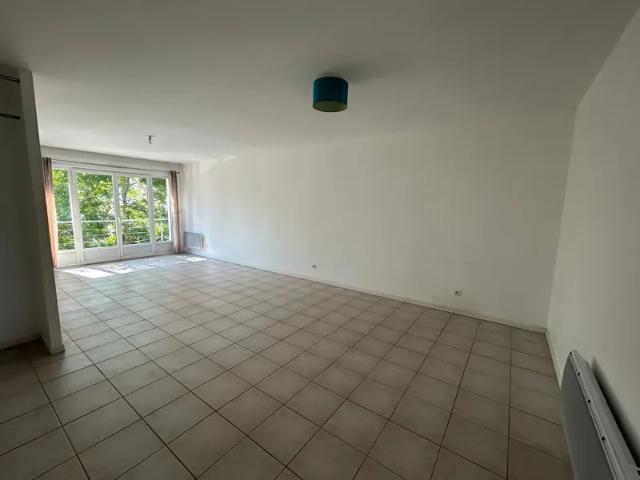 Location Appartement Esplanade de la Ferme, Boussy Saint Antoine