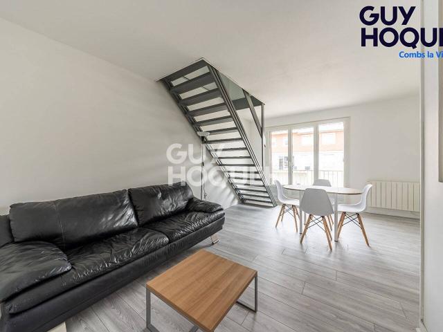 Location: appartement F2 à COMBS LA VILLE