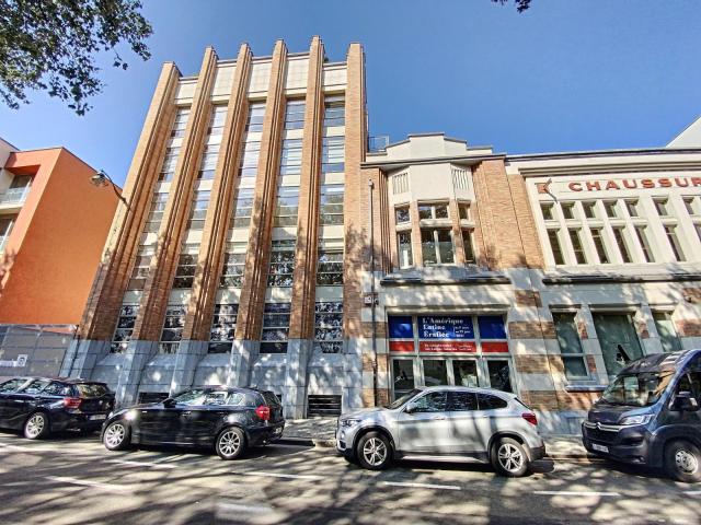 Location appartement Forest 1190, 110.00m² avec 8 pièce s dont 2 chambre s. Link Immo