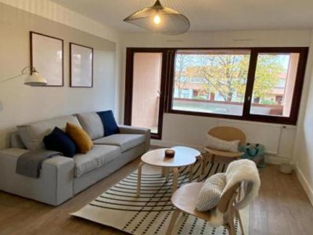 location appartement guyancourt 1 pièce 22 m2 yvelines 78280 780 € / mois