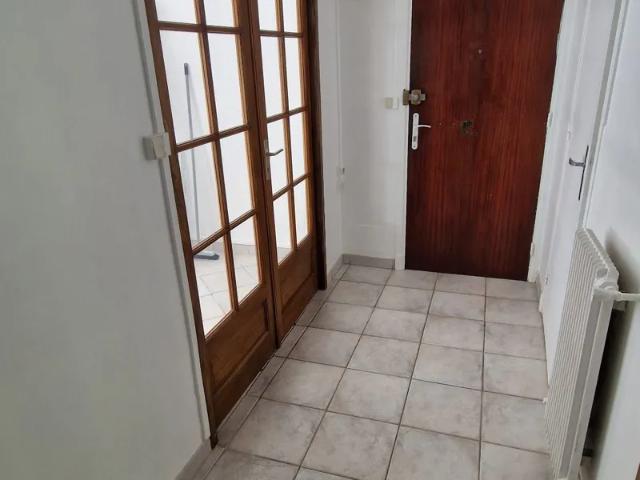 Location Appartement Rue Clément Marot, Ciry le Noble