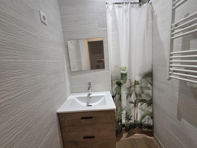 Location Appartement Place aux Aires, Grasse