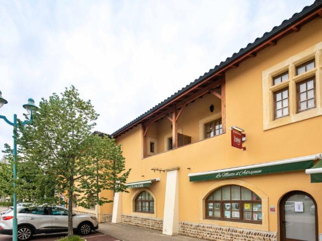 Location Appartement Impasse des Écoles, Blyes