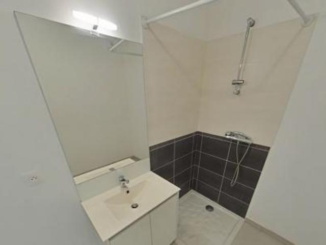location appartement istres 2 pièces 40 m2 bouches du rhone 13800 653 € / mois