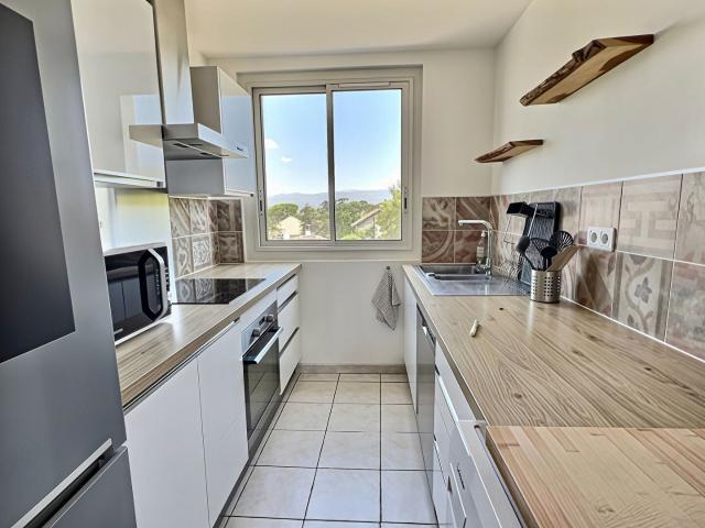 Location Appartement L2 Est, Marseille