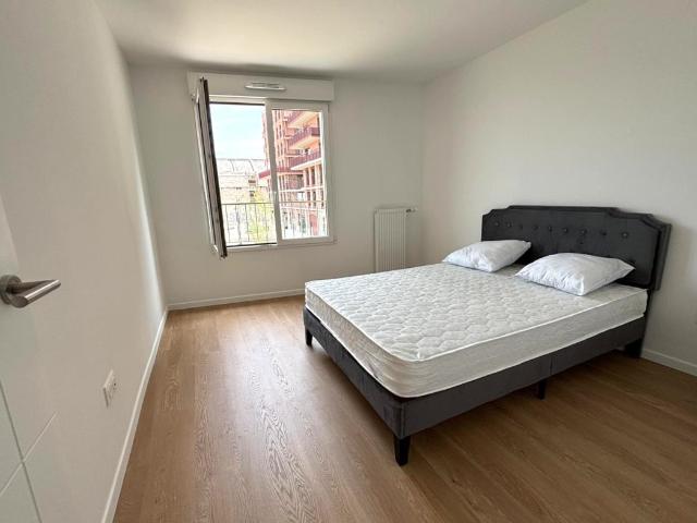 Location Appartement La Courneuve, Huismes