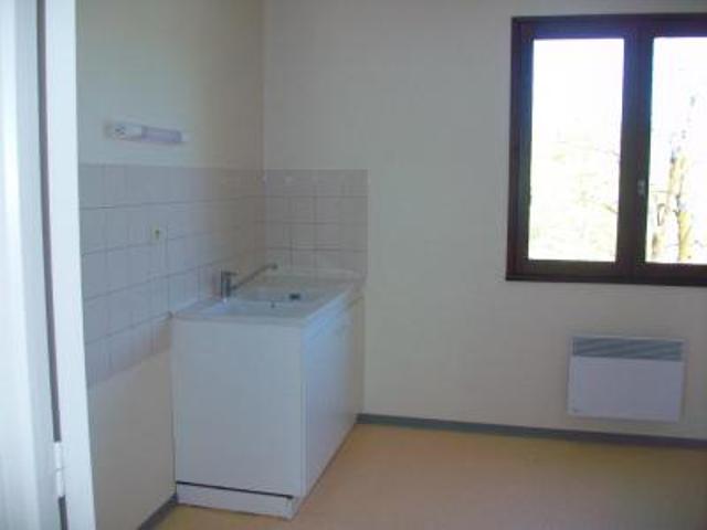location appartement laguiole 4 pièces 74 m2 aveyron 12210 482 € / mois