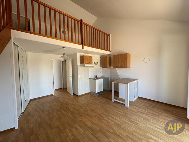 Location appartement Le Verdon Sur Mer: 630 € AJP Le Verdon Immobilier