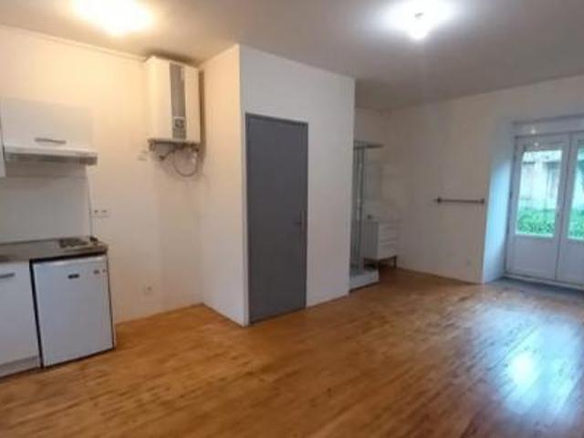 location appartement lesparre medoc 1 pièce 23 m2 gironde 33340 490 € / mois