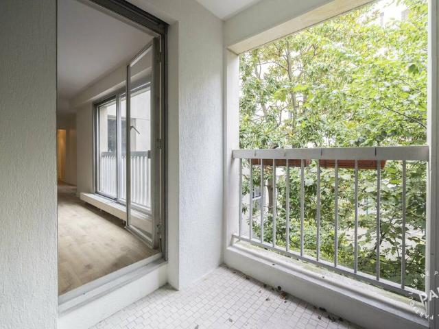 Location Appartement Ligne de La Râpée à Batignolles petite ceinture de Paris, Paris
