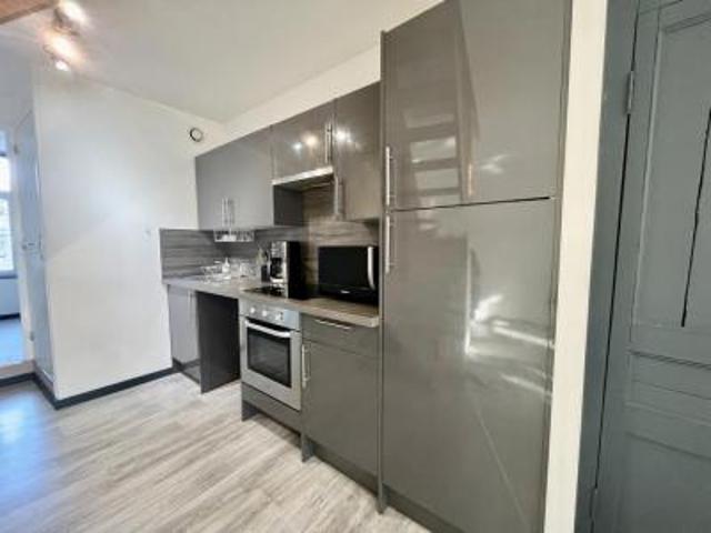 location appartement lille 4 pièces 57 m2 nord 59000 1590 € / mois
