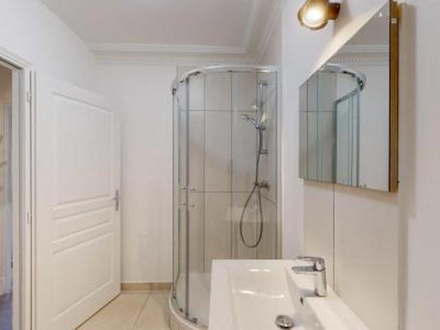 location appartement lille 6 pièces 108 m2 nord 59000 533 € / mois
