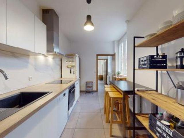 location appartement lille 8 pièces 144 m2 nord 59000 520 € / mois