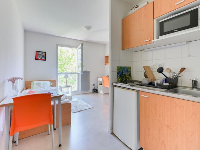 LOCATION: Appartement Lyon 1 pièce 20 m2 LYON 07
