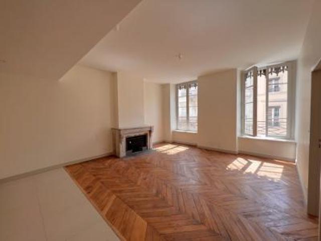 location appartement lyon 2eme arrondissement 4 pièces 80 m2 rhone 69002 1680 € / mois