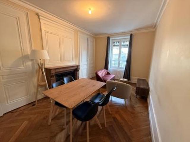 location appartement lyon 7eme arrondissement 2 pièces 48 m2 rhone 69007 916 € / mois