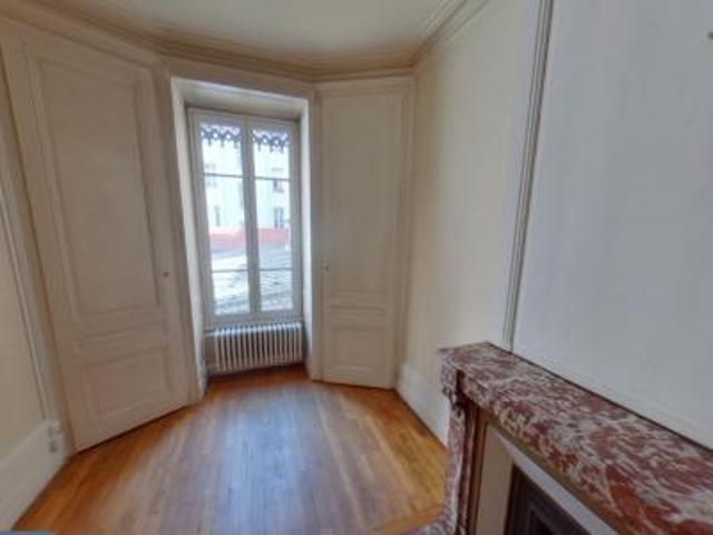 location appartement lyon 7eme arrondissement 2 pièces 62 m2 rhone 69007 898 € / mois