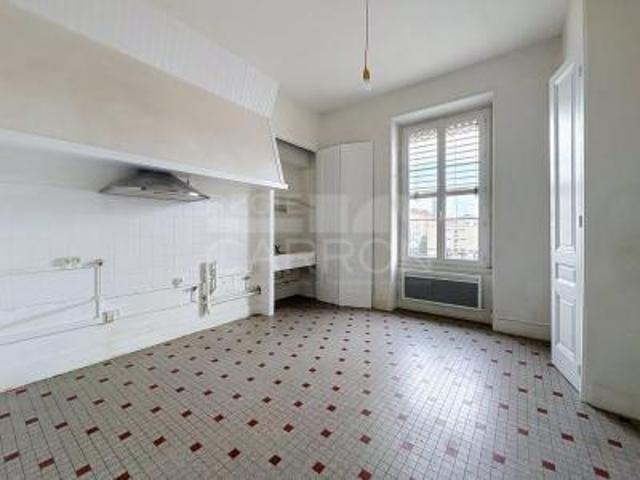 location appartement lyon 8eme arrondissement 3 pièces 121 m2 rhone 69008 1069 € / mois