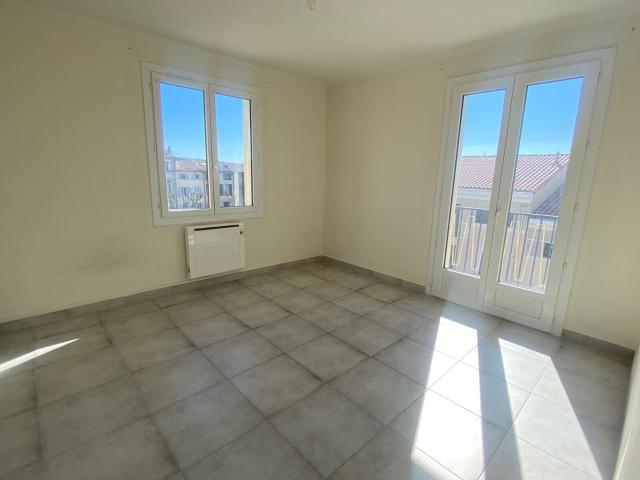Location appartement, m² T 3 à Manosque, 680 €
