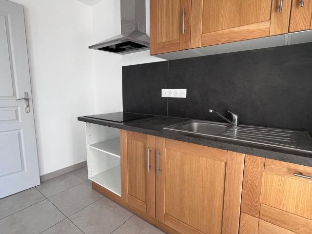 Location appartement, m² T 3 à Manosque, 785 €