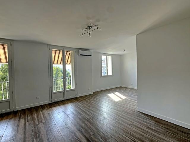 Location appartement, m² T 3 à Marseille 9, 1 195 €