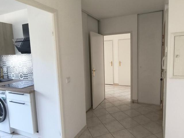 Location appartement, m² T 3 à Meaux, 1 100 €