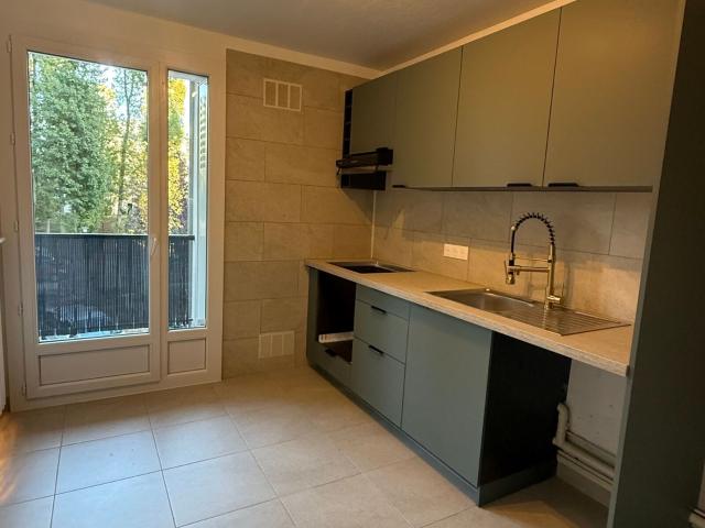 Location appartement, m² T 3 à Meaux, 1 350 €