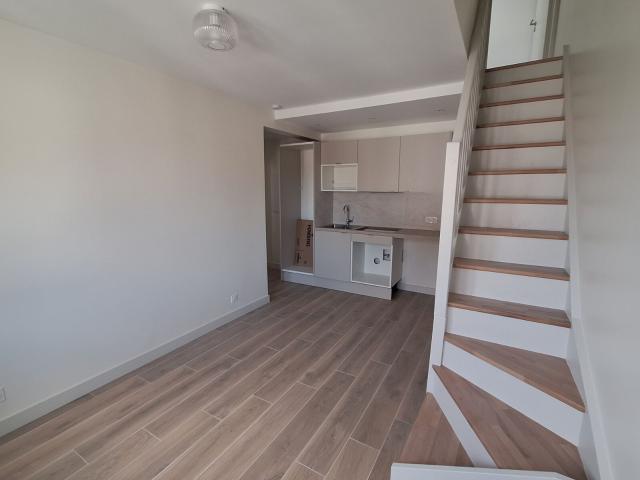 Location appartement, m² T 3 à Mézières sur Seine, 900 €