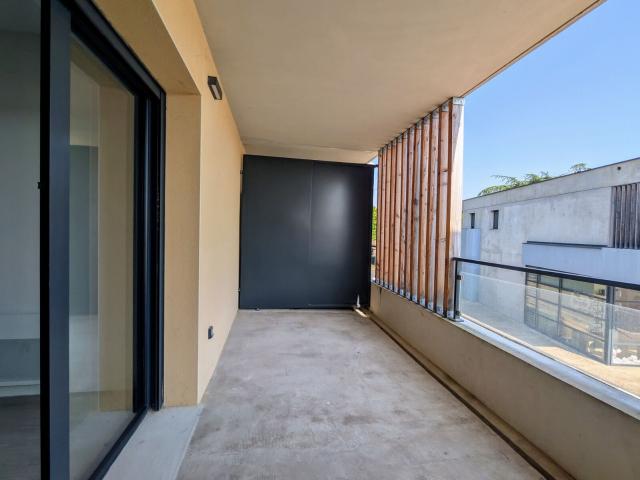 Location appartement, m² T 3 à Montbartier, 780 €
