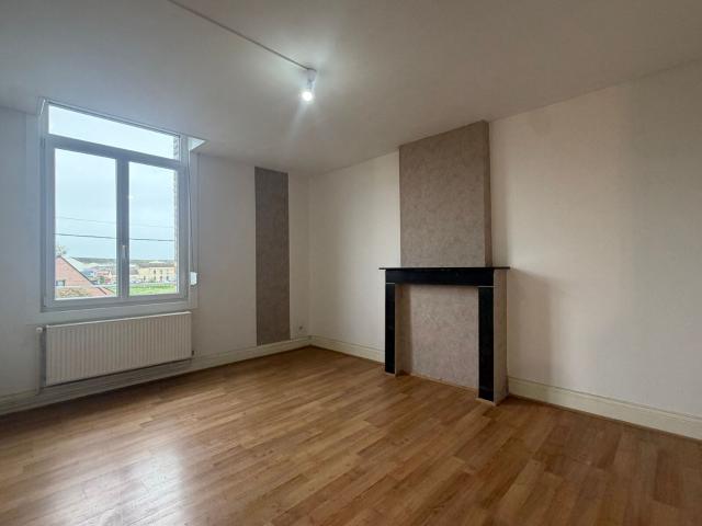 Location appartement, m² T 3 à Mortagne du Nord, 700 €