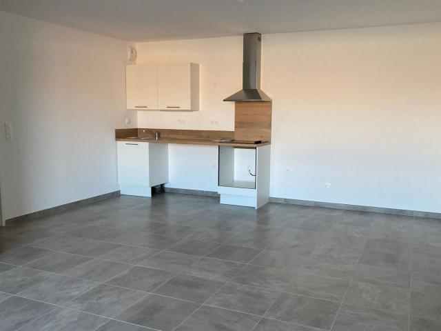 Location appartement, m² T 3 à Agde, 934 €