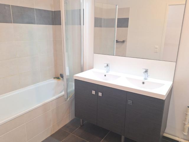 Location appartement, m² T 3 à Bègles, 1 067 €