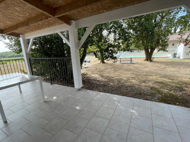 Location appartement, m² T 3 à Berrias et Casteljau, 750 €