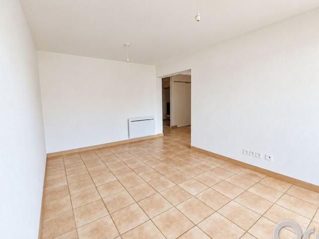 Location appartement, m² T 3 à Béziers, 670 €