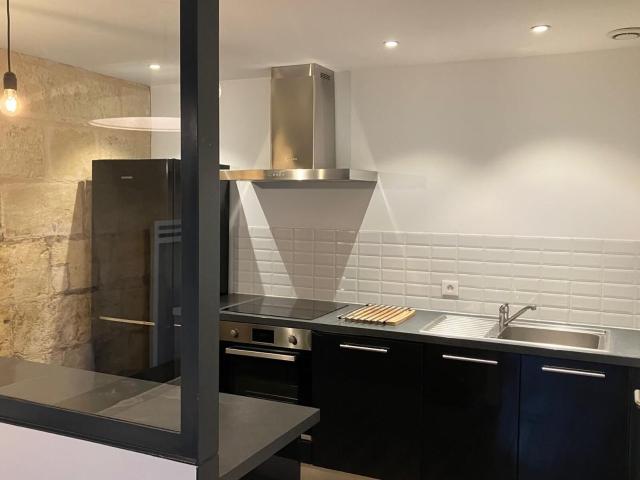 Location appartement, m² T 3 à Bordeaux, 1 995 €
