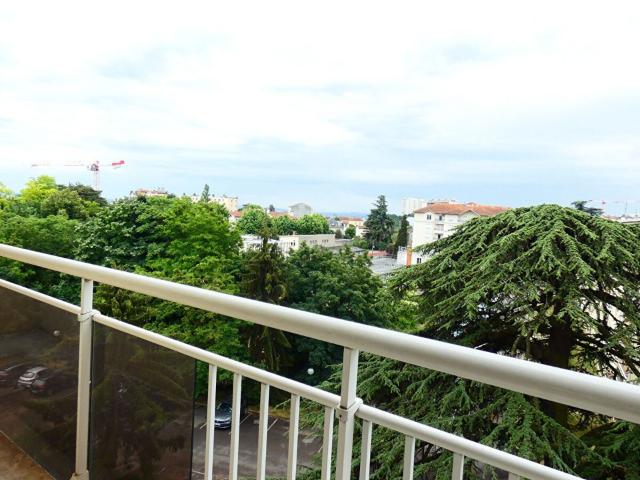 Location appartement, m² T 3 à Caluire et Cuire, 880 €