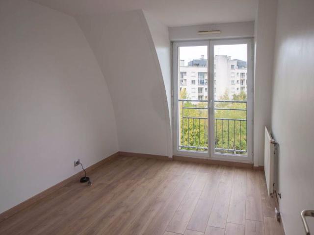 Location appartement, m² T 3 à Cergy, 1 006 €